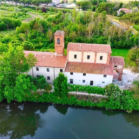 - Il Casale Toscano - 1900Mt From The Tower Of Pisa - Free Parking - No Breakfast - No Air Conditioning But Fan - Only Self Check In From 4 Pm Venkovský dům *