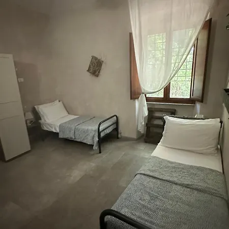 - Il Casale Toscano - 1900Mt From The Tower Of Pisa - Free Parking - No Breakfast - No Air Conditioning But Fan - Only Self Check In From 4 Pm Venkovský dům Pisa