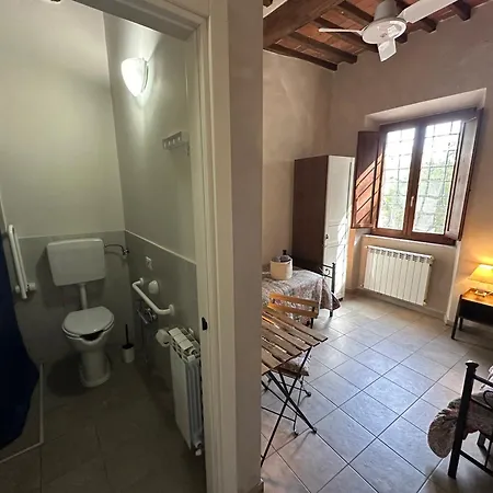 - Il Casale Toscano - 1900Mt From The Tower Of Pisa - Free Parking - No Breakfast - No Air Conditioning But Fan - Only Self Check In From 4 Pm * Pisa