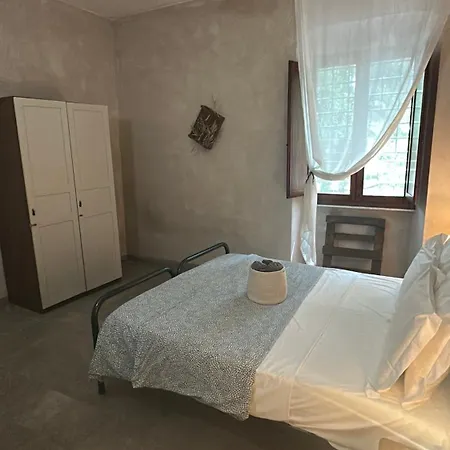 - Il Casale Toscano - 1900Mt From The Tower Of Pisa - Free Parking - No Breakfast - No Air Conditioning But Fan - Only Self Check In From 4 Pm Venkovský dům